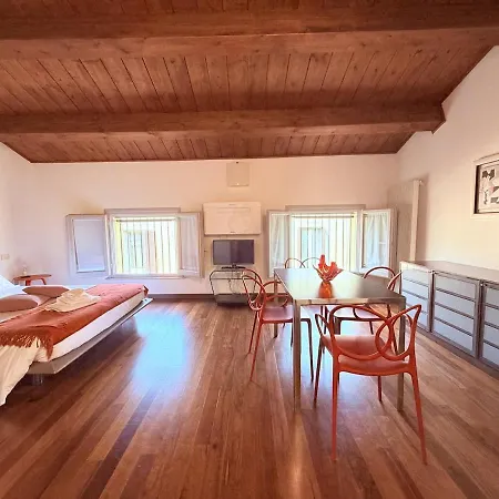 Casa Petrucci 2 Centro Storico, Accesso Ztl E Park Gratuito Apartamento *